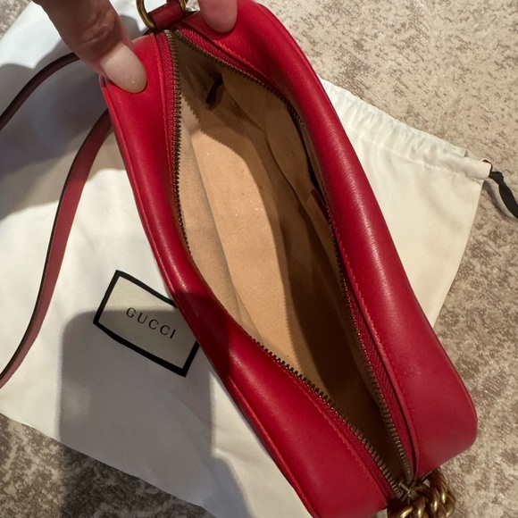 GUCCI Red Matelasse Leather Small GG Marmont Shoulder Bag - Picture 6 of 8